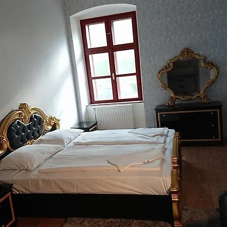 Korona Szallo *