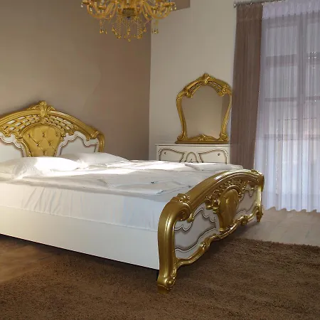 Korona Szallo Bed & Breakfast
