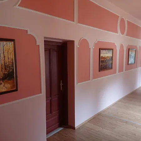 Korona Szallo Bed & Breakfast *