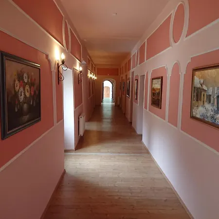 Bed & Breakfast Korona Szallo *