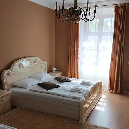 Korona Szallo Bed & Breakfast *
