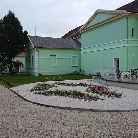 Bed & Breakfast Korona Szallo