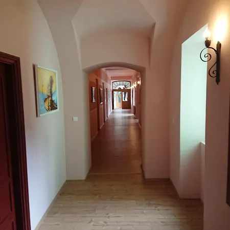 Korona Szallo Bed & Breakfast Sárvár